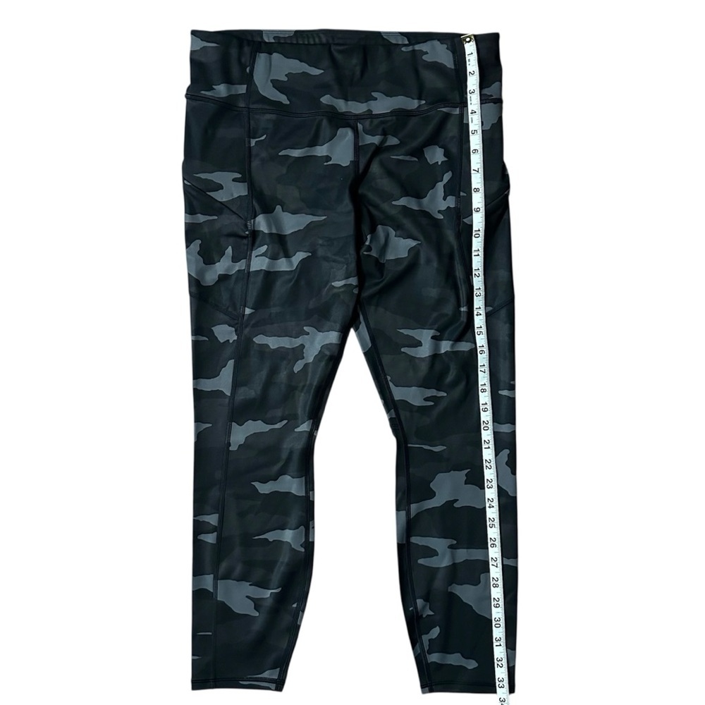 Athleta Camo Contender 7/8 Tight in PowerLift Mid Rise Leggings Black Sz Large - Picture 8 of 9